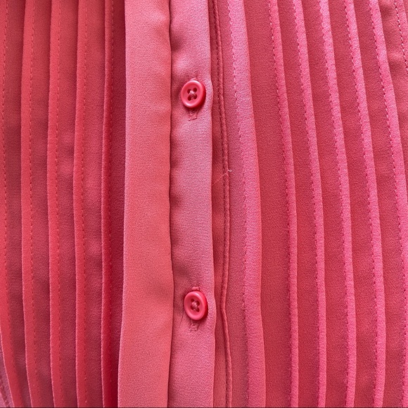 REITMANS PINK TOP/BLOUSE WITH PINTUCK DETAILS AND FLUTTER SLEEVES, MEDIUM - Picture 6 of 7